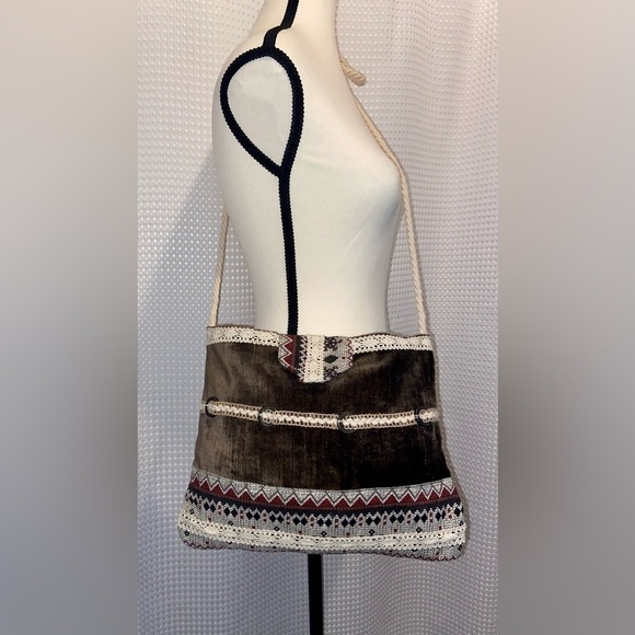 Women’s Hand Made brown Velvety Corduroy Fabric crossbody Bag, cotton lace - Picture 13 of 14